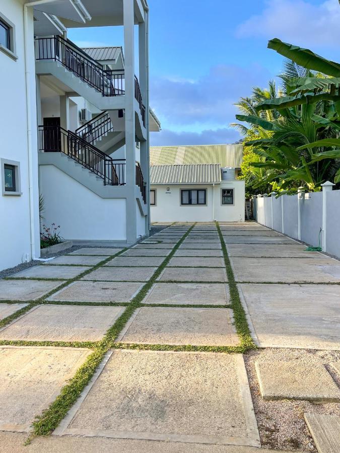 Nautilus Apartments Anse Royale Exterior photo